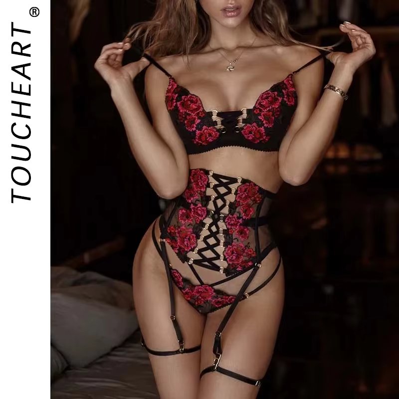 Toucheart 3-Piece Sensual Lingerie Sexy Embroidery Bandage Breves Sets Garters Briefs Luxury Hot Erotic Delicate Sexy Underwear