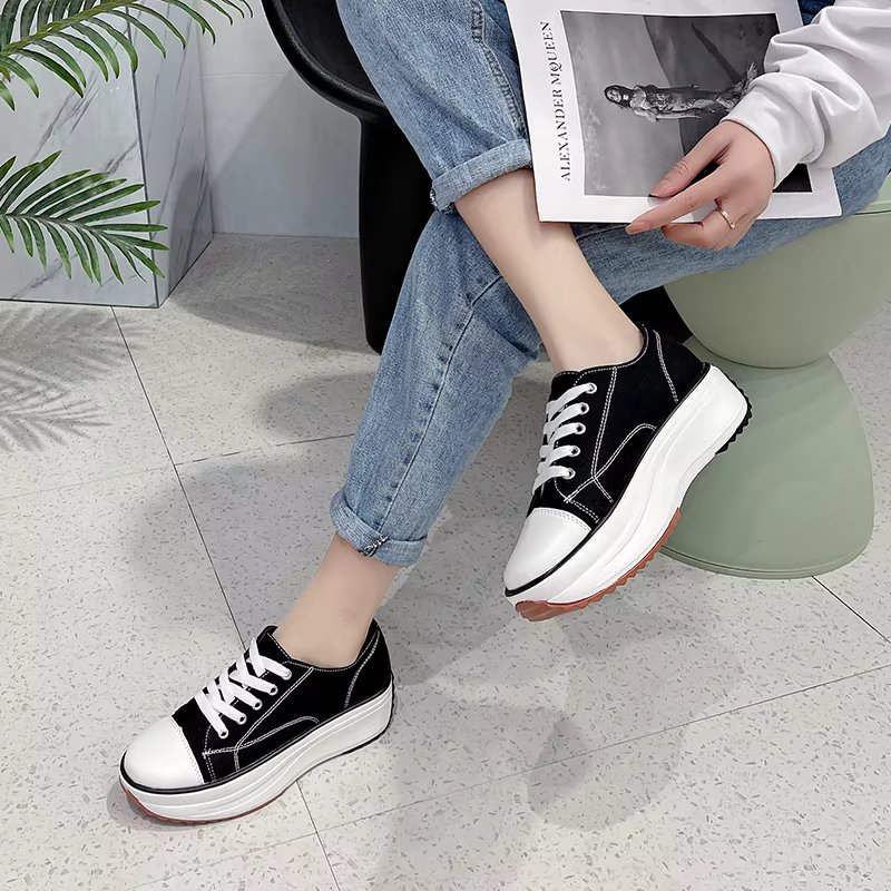 2024 Classic White Canvas Shoes Women Sneakers Solid Lace-Up Casual Platform Shoes for Women Size 35-43