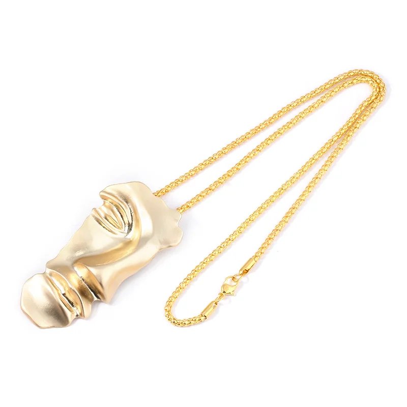 2021 Exaggerated Brooches for Women Gold Color Metal Western Accessories Hijab Pins Half Human Face Brooches Personality Pins