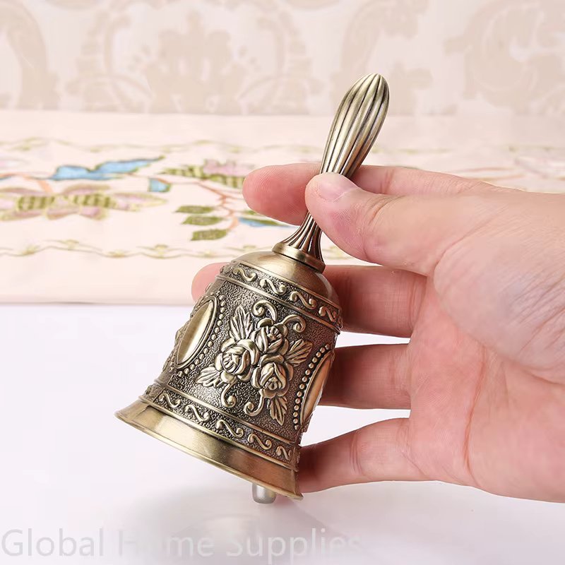 Retro Metalen Tone Hand Bel Metalen School Diner Shoptea Bell Hand Held Craft Bruiloft Decoratie Alarm School Kerk Klaslokaal