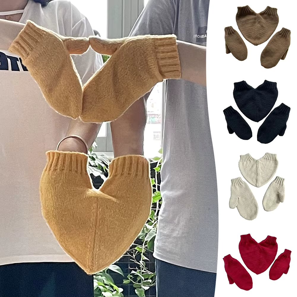 Winter Love Heart Couples Glove with Hand Holding Design Mitten Set Couple Full Finger Gloves Warming Knitted Mitten for Outdoor