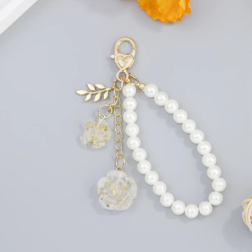 Retro Pearl Keychains for Women Bag Backpack Decor Keyring Metal Round Tag Pendant Mobile Phone Beaded Key Chain DIY Jewelry