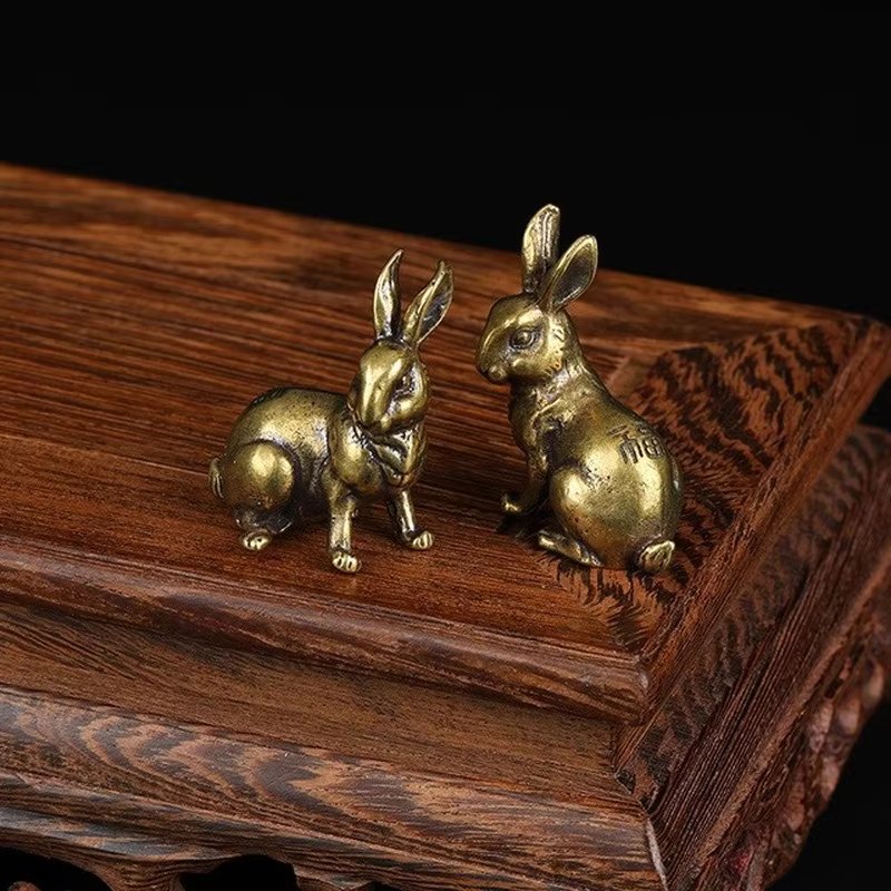 1 Pair Antique Copper Zodiac Lucky Rabbit Statue Ornaments Vintage Solid Brass Animal Miniature Figurine Tea Pet Desk Decoration