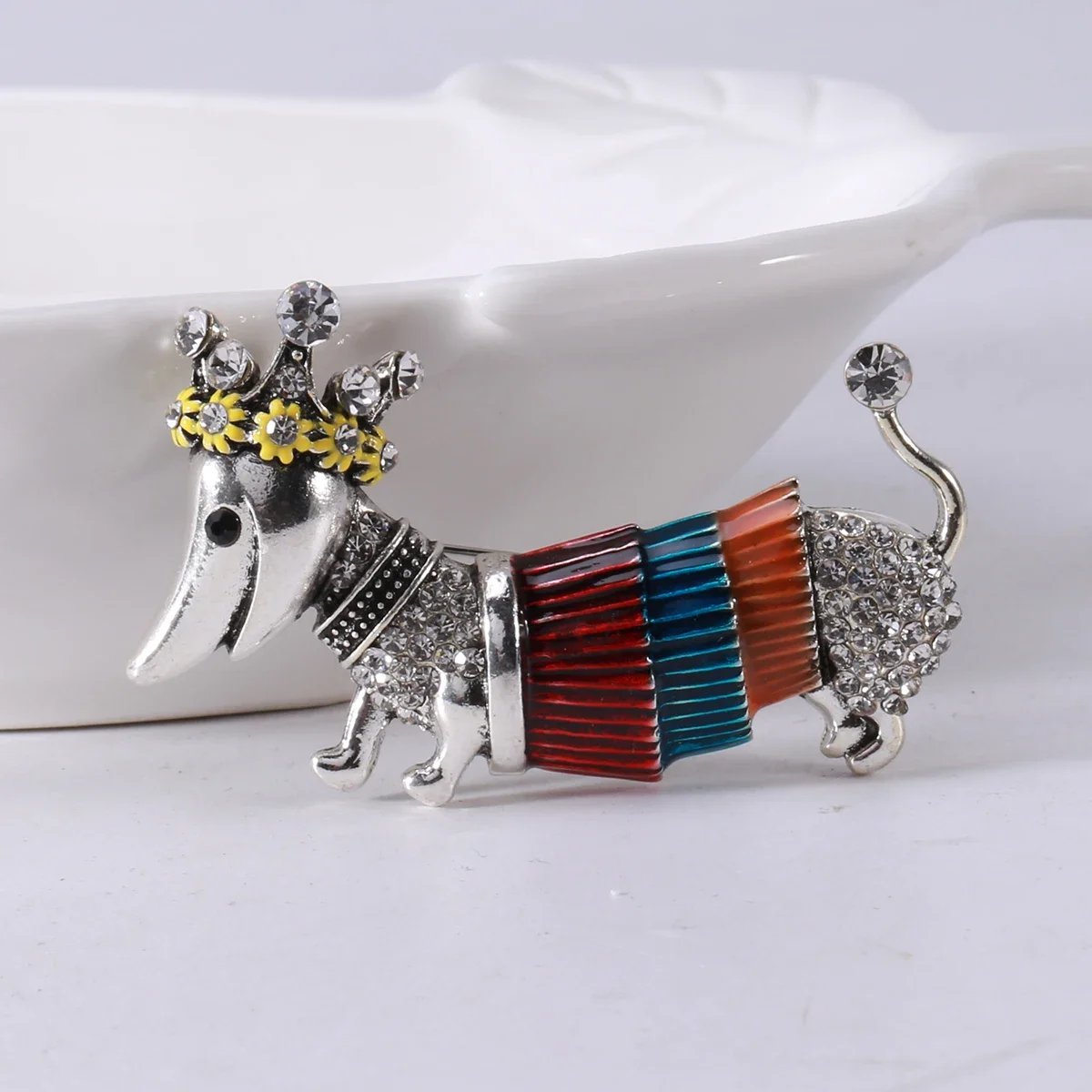 Rhinestone Dachshund Brooches for Women Unisex Enamel Animal Dog Pins Event Party Backpack Decoration Clothes Accessories