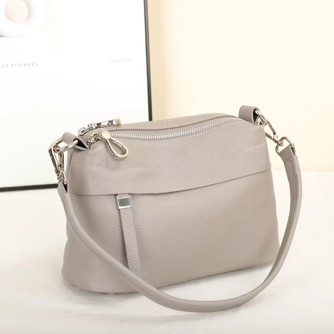 Head Layer Cowhide Leather Women's Shoulder Crossbody Bag Large Capacity Multi Compartment Handbag Casual Practical Armpit Bag