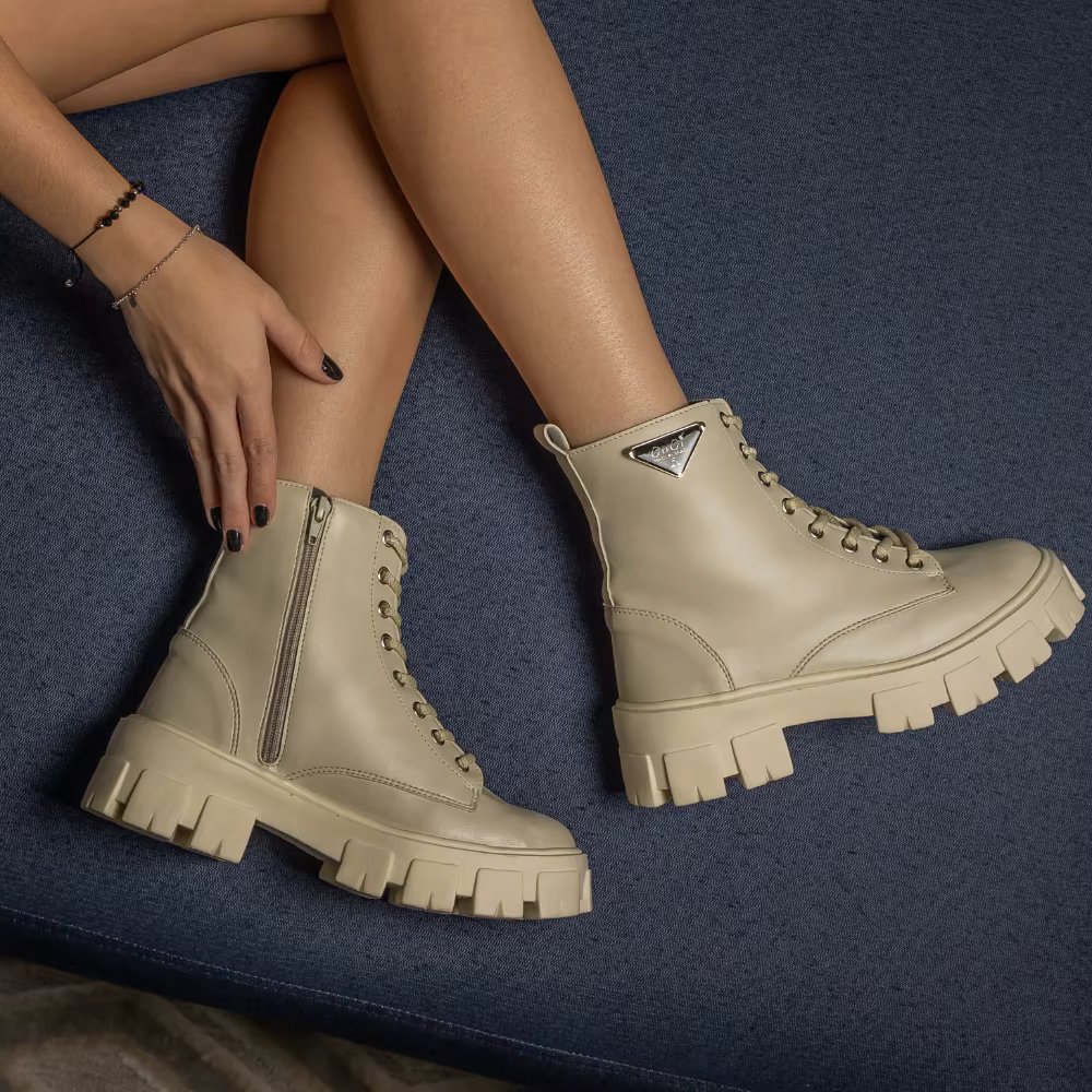 Coturno Feminino Tratorado GuGi Cano Médio Com Salto E Zíper 212-GG