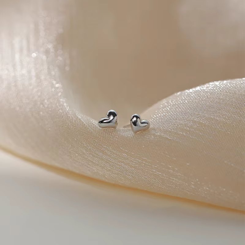 New Heart Stud Earrings for Women Hypoallergenic Daily Wear Minimalist Cute Star Silver Color Ear Girls Pierc Jewelry Gifts