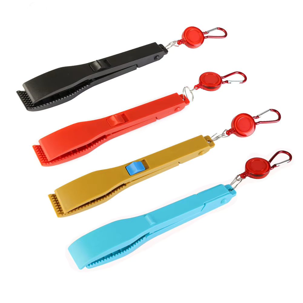 Multifunctional Fishing Fish Clip Hand Controller Tackle Tool Fishing Body Grip Clamp Gripper Grabber with Lock Switch