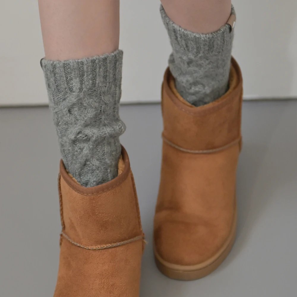 Wool Cable Knit Socks_ Gray