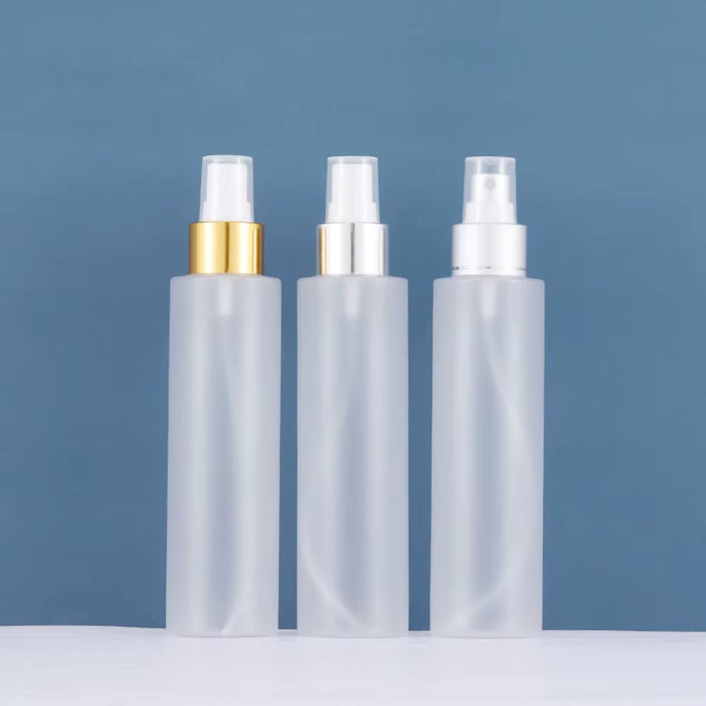 1PC 150ml Frosted Plastic Spray Bottle Liquid Sprayer Fine Mist Spray Empty Refillable Perfume Bottles with Silver Gold Cap