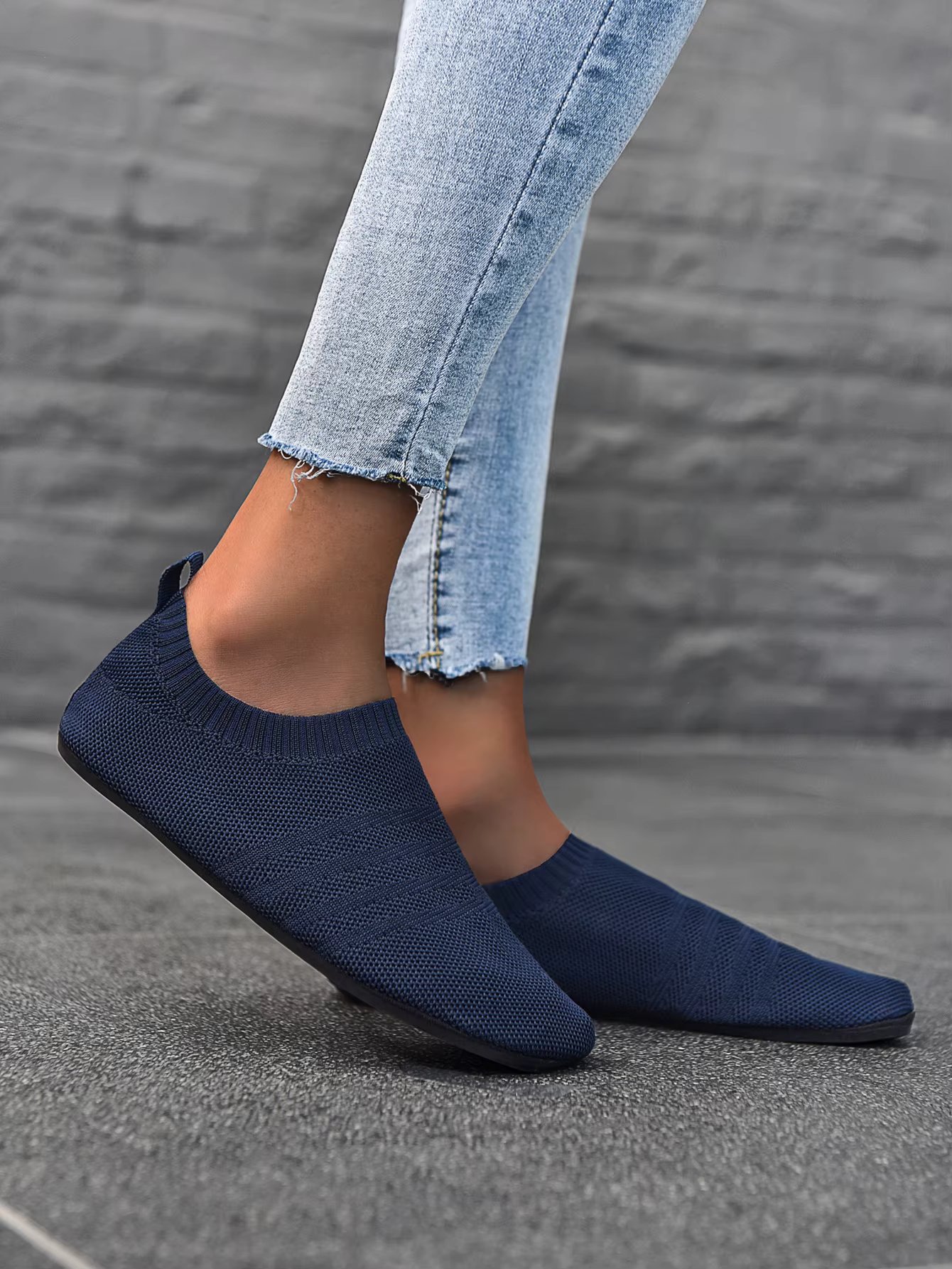 Man Slippers Ultra Lightweight Slip On House Slippers Barefoot Non-Slip Unisex Adult Indoor Home Men Sock Slippers CS1220