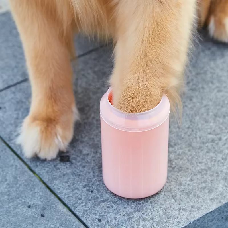 Dog Paw Cleaner Cup Soft Silicone Combs Portable Outdoor Pet Towel Foot Washer Paw Clean Brush Quickly Wash Foot Cleaning Bucket