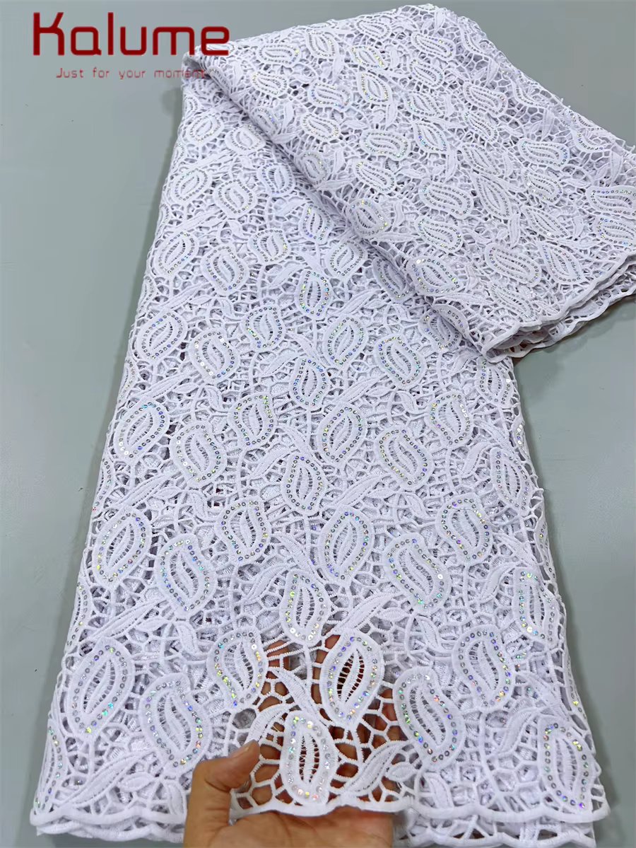 402811white lace