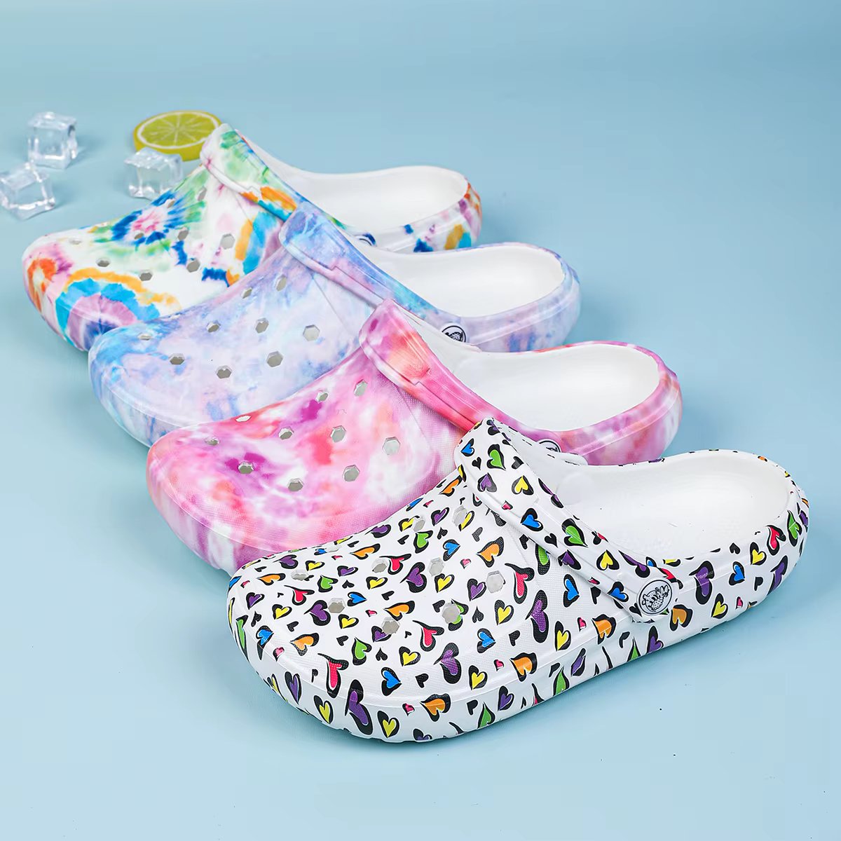 Women's stylish graffiti pattern clogs, summer casual hollow design garden shoes, comfortable slip-on beach shoes