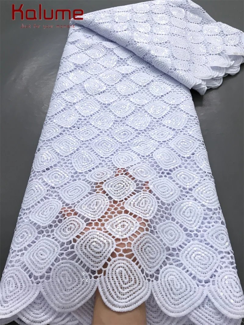 12White Lace
