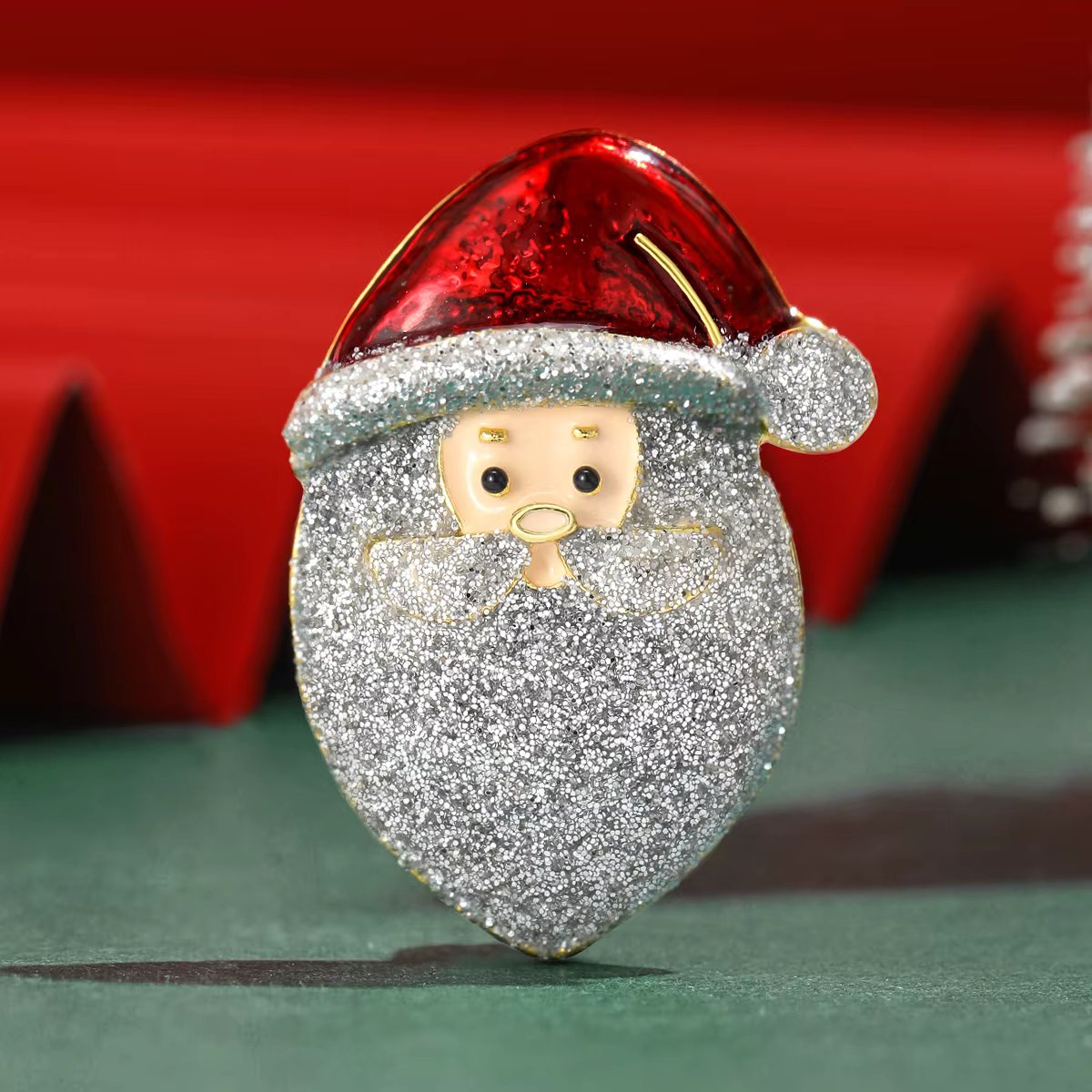 Christma’s Rhinestones Santa Brooches for Women Unisex Enamel Character Pins Event Party Backpack Decoration Clothes Accessories