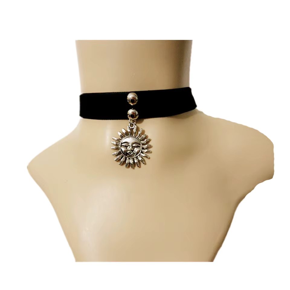 Girls Movie Leon Mathilda Choker Leon The Professional Cosplay Necklace For Women Gothic Jewellery Halloween Collares Kpop Props