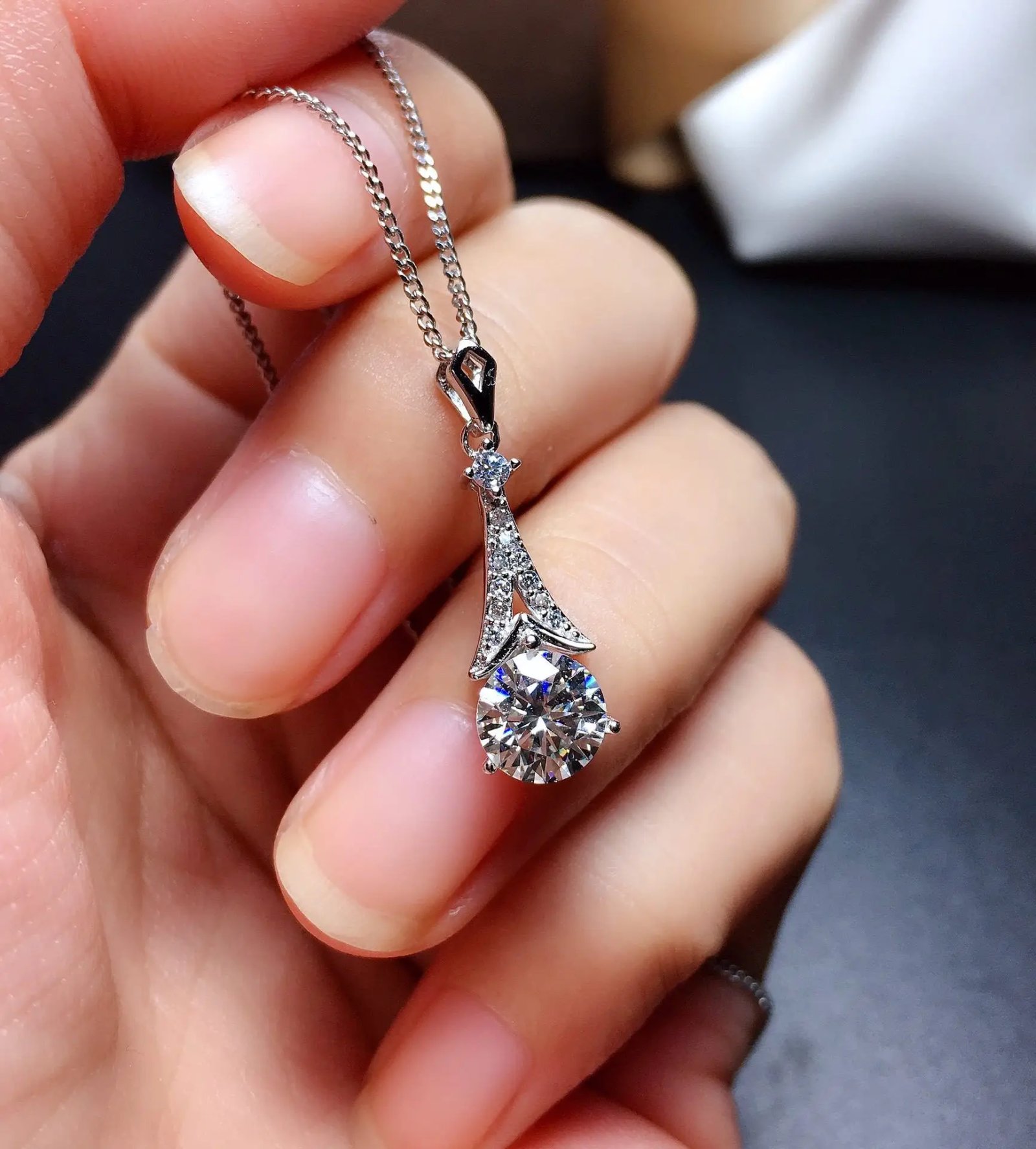 Luxury Iron Tower Design Green Moissanite Pendant Necklaces Drop Earrings For Women Fashion Silver Color Wedding Jewelry Sets