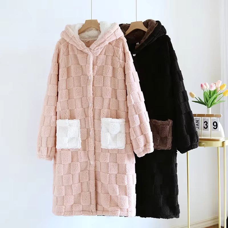 2025 New Autumn/Winter Couple Sleeping Robe, Fleece and Thickened Home Bathrobe, Men's and Women's Home Clothing Robe Bath Robe