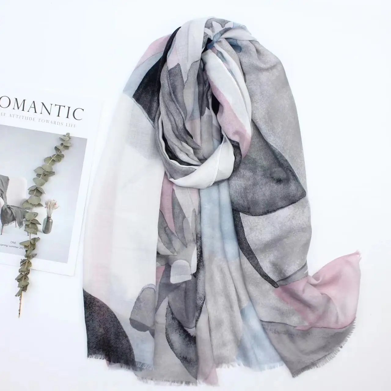 GRAY