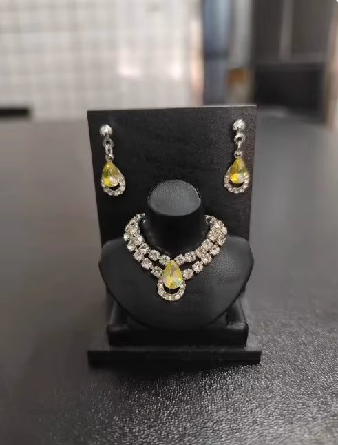 HS earing necklace  