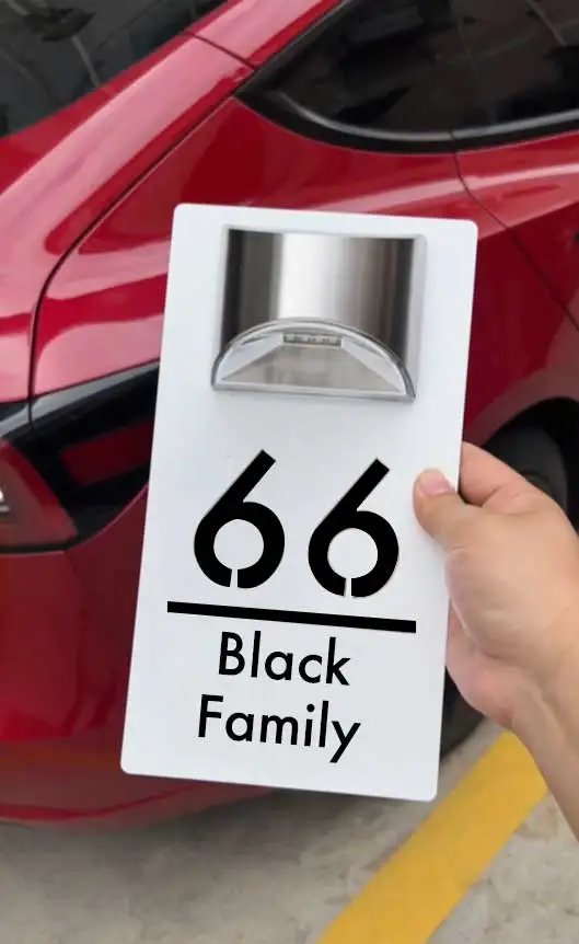 White(black text)
