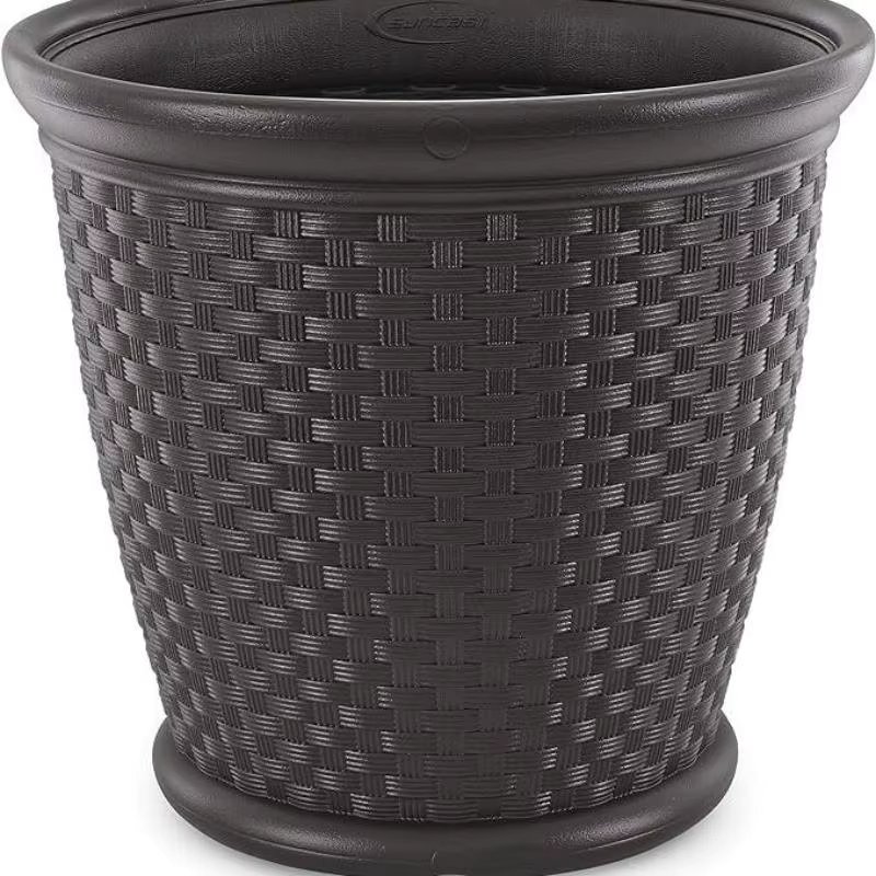 Suncast Sonora 22 Inch Plastic Wicker Indoor or Outdoor Decorative Garden Flower Planter for Entryways