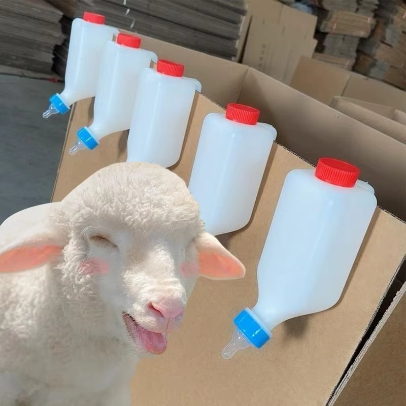 Lamb Milk Bottle Feeding Bottle for Small Animals Lamb Nursing Bottles with Soft Nipple Goat Bottle Hangable Lamb Feeder Bottle