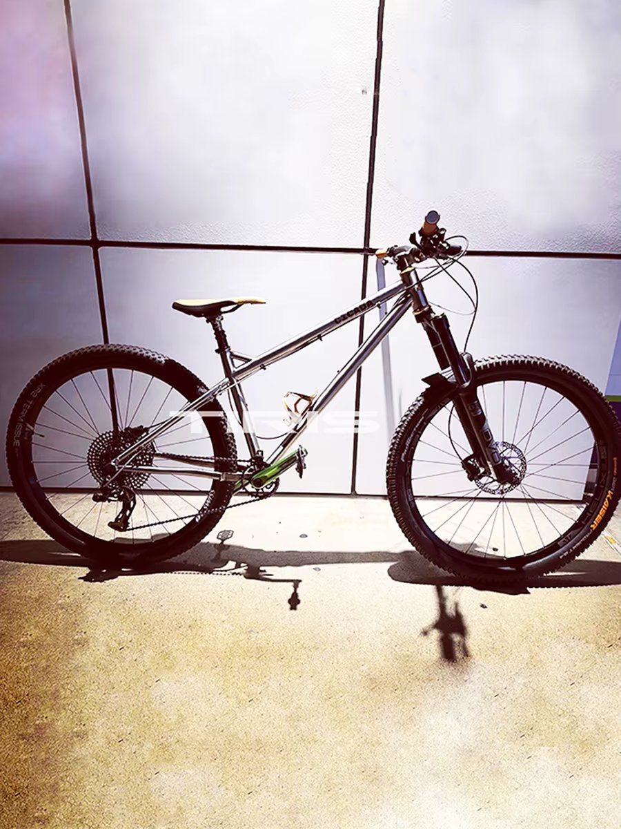 Custom 001
