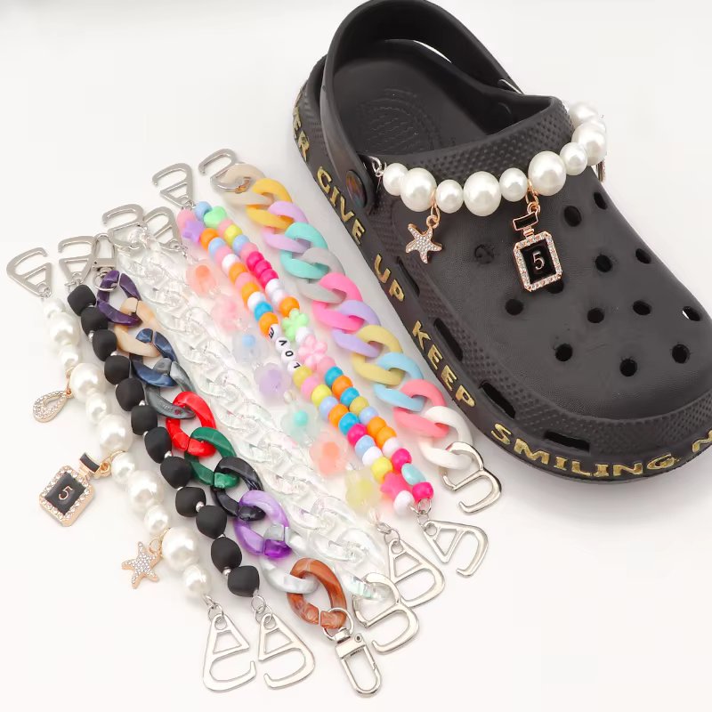 2Pcs Bling Jewelry Shoes Chain Charms Shoe Charm DIY Decoration Clog Sandals Favors Gifts for Party Christmas for Girl Boy