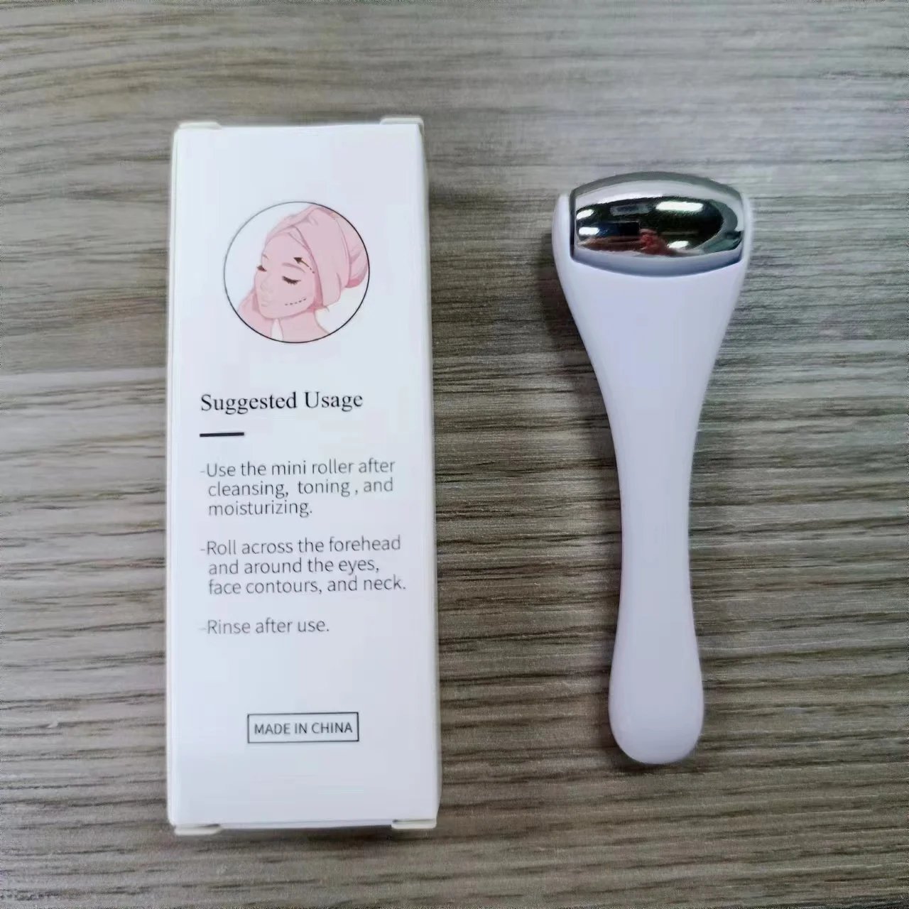 1pcs Ice Roller Mini Massager Skin Care Face Eyes Relieve Wrinkles Puffiness Skin Cooling Alloy Head Mini Manual Beauty Massager