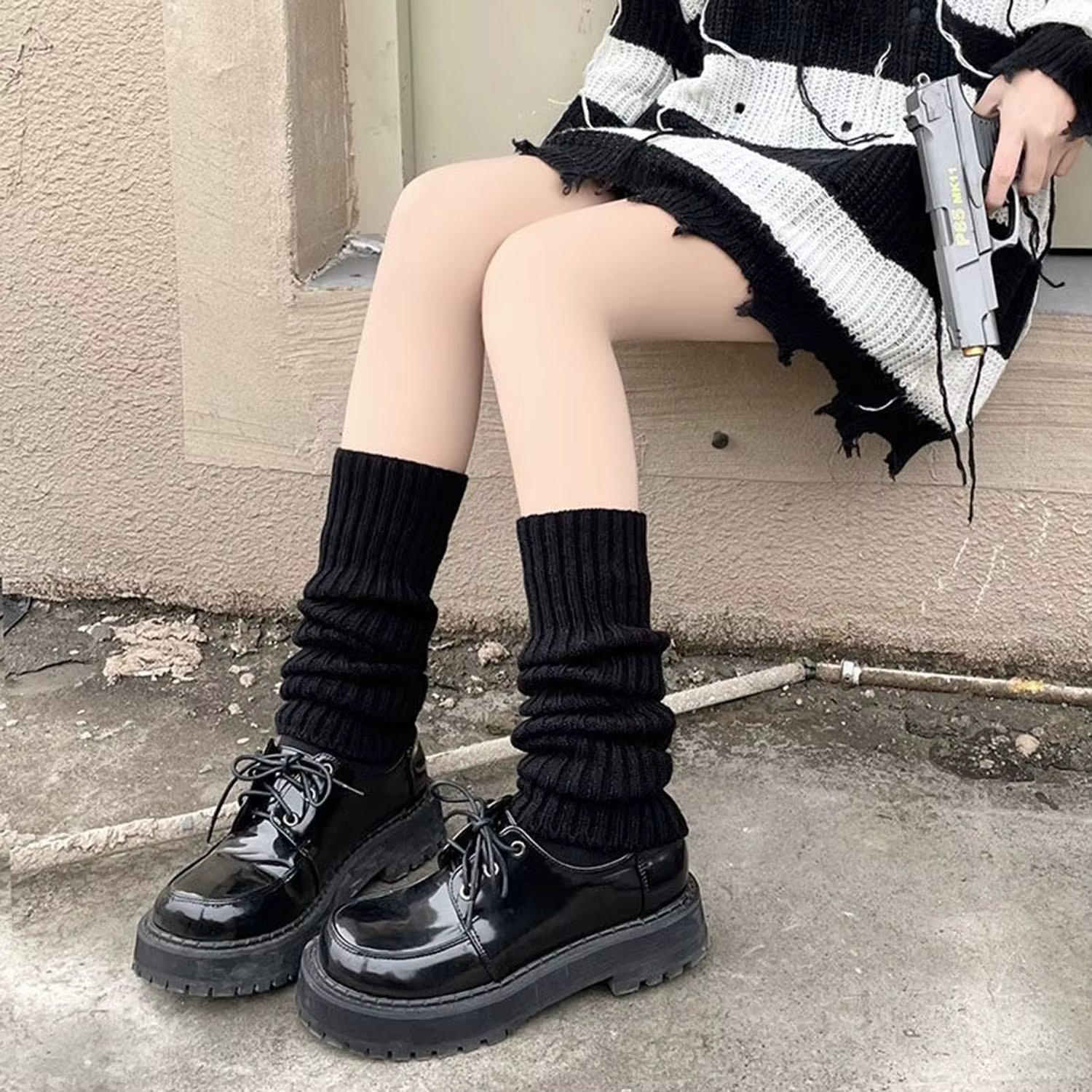 black 42cm