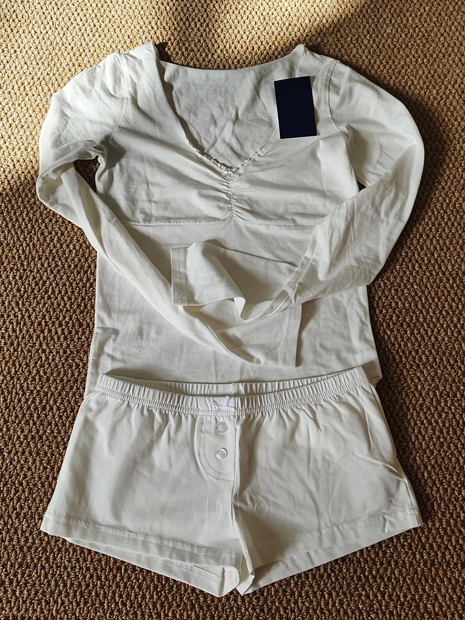 White set-a bit thin