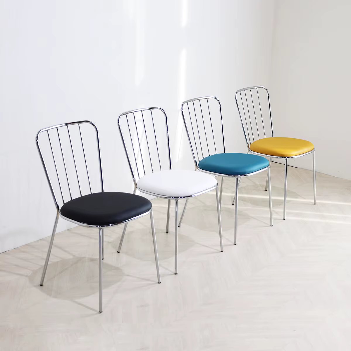 Scar line Silver Cafe Interior Vendors Mead Century Dentiest Table chair (Fit)