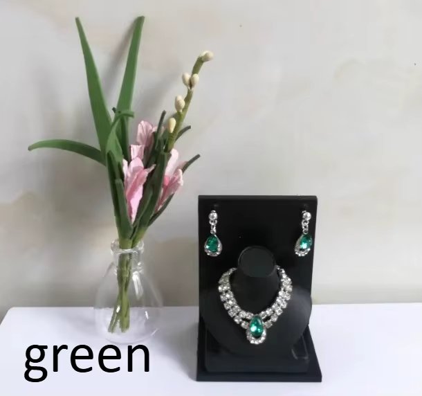 earing necklace