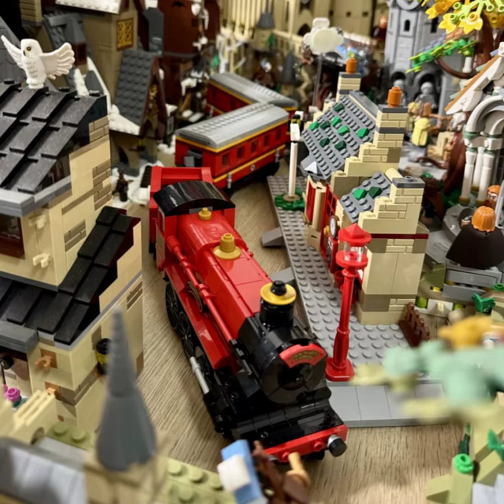 Magic Movie Series Express Train Compatible Creative and Versatile Creative Building Assembly Bricks Gifts Toys Christmas Gift