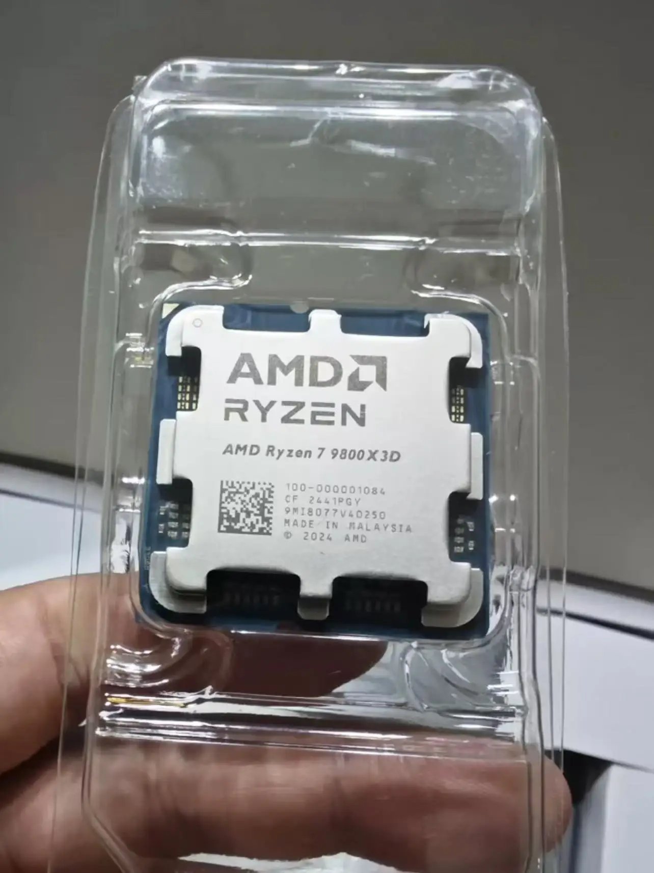 R7 9800X3D No box