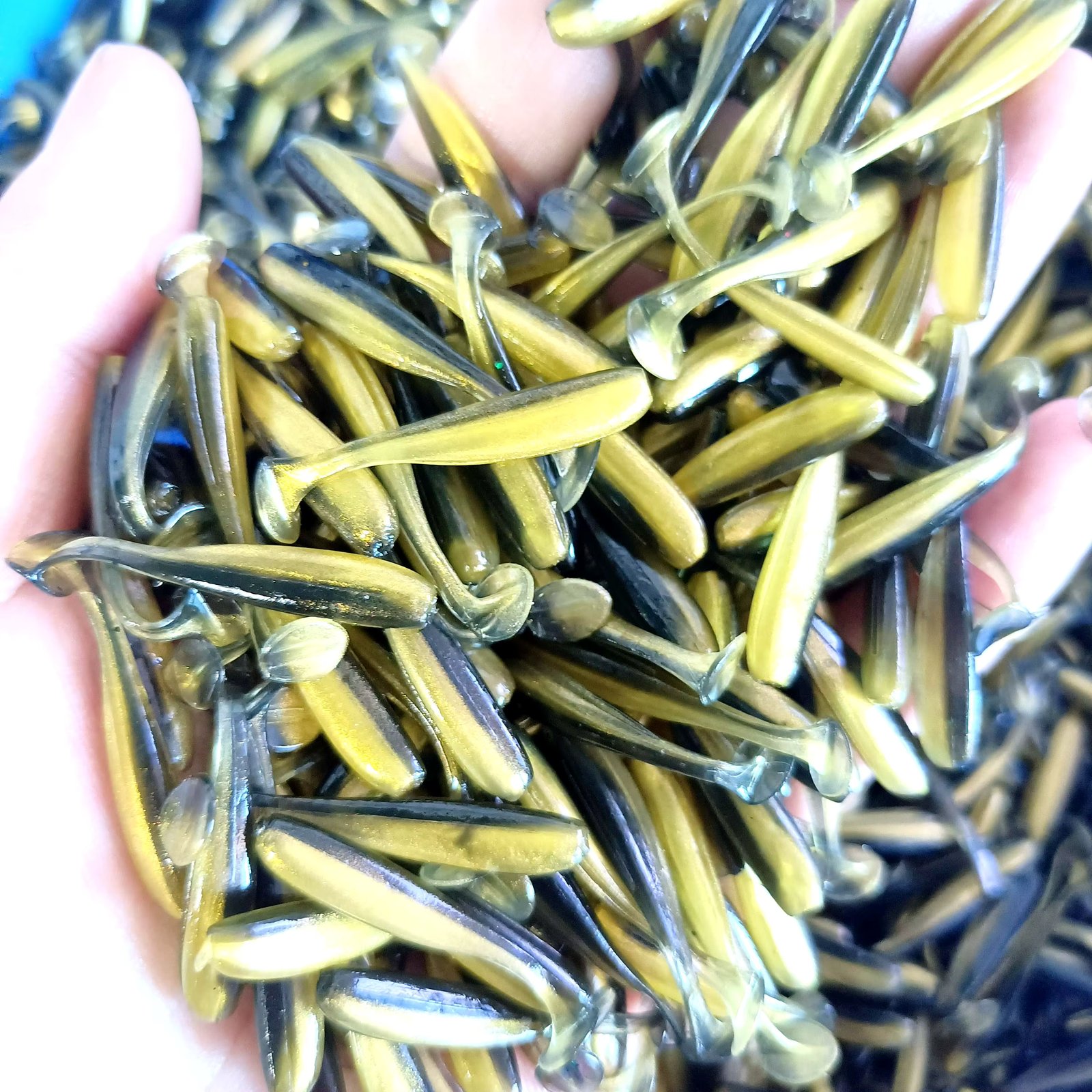 DUODUOYU 10PCS Micro Soft Fishing Lures 0.35g/35mm T-tail Worm Lure Small Artificial Bait Jig Wobblers Bass Pike Fishing Tackle