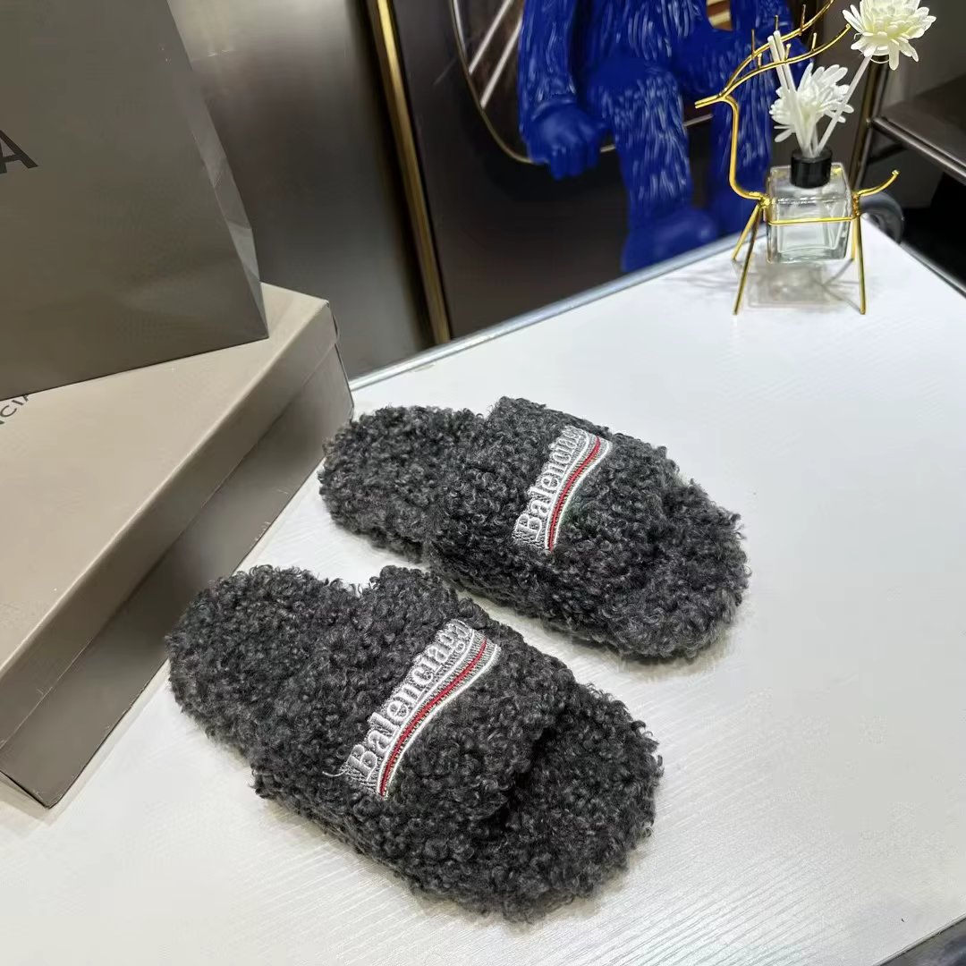 2024 European and American autumn and winter new ladies flat shoes, fashionable outerwear fluffy pander