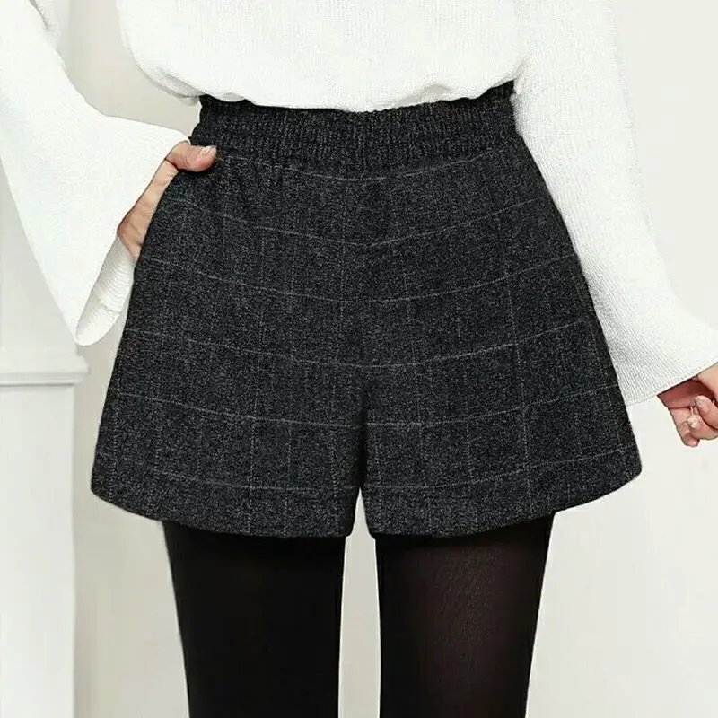 106 black plaid