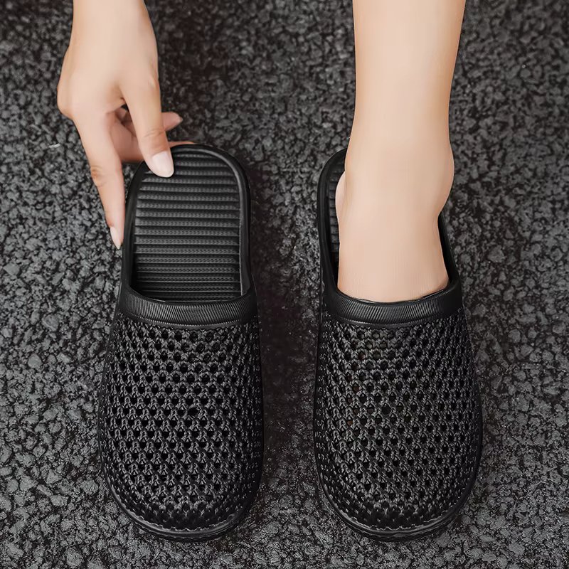 Wearable Grandma's shoes in all seasons, plastic waterproof and wear-resistant sandals, bathroom slippers, ladies