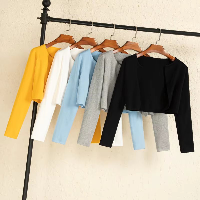 Black Cropped Knitted Sweater Korean Style Women's Coat Spring 2024 Long Sleeve Top Jersey Cardigan Female Clothing Blouses
