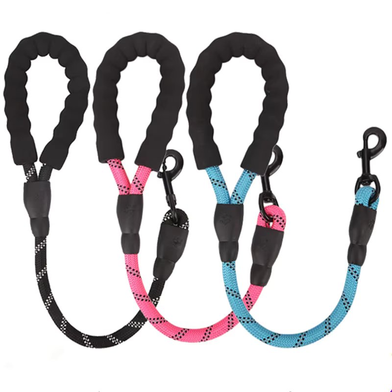 Dog Leash Reflective Short Leashes for Large Dogs Walking Explosion-proof Dog Walker Soft Handle Big Dogs Leashes Pet Supplies
