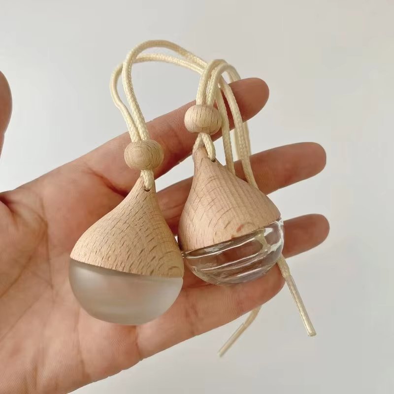 5ml Empty Pendant Auto Perfume Frosted Mini Perfume Bottles with Wood Lid Frosted Glass Bottle Essential Oil Container Portable