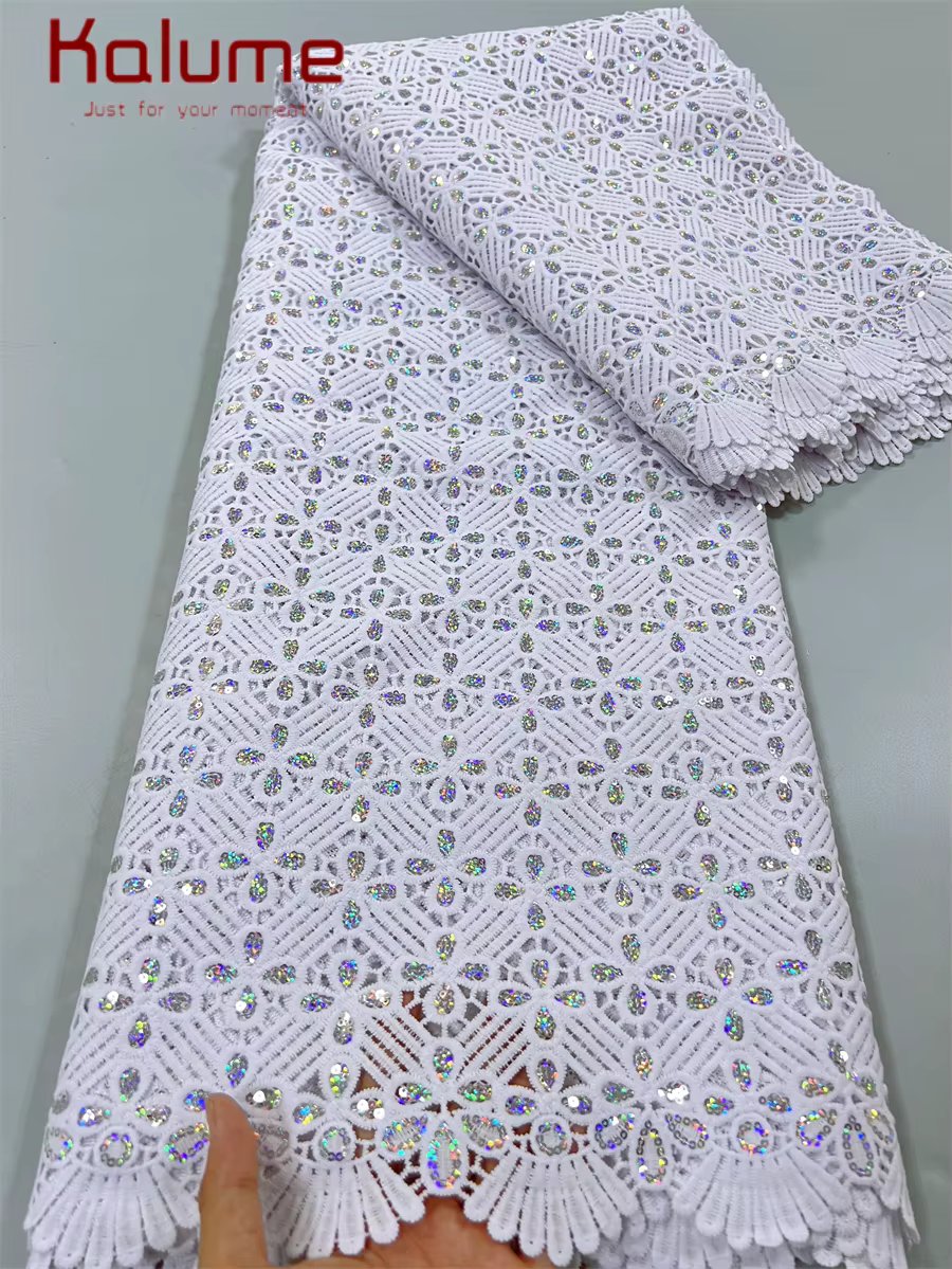 402810white lace