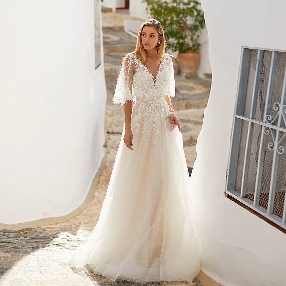 Customized Romantic Boho Wedding Dress Flare Short Sleeves V Neck Lace Applique Tulle Backless Bridal Dress Robe De Mariage 2025