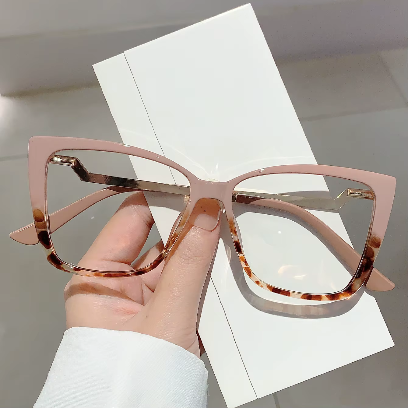 KAMMPT Women Glasses 2024 New Fashion Vintage Oversized Cat Eye Blue Light Blocking Eyewear Trendy Non-prescription Eyeglasses