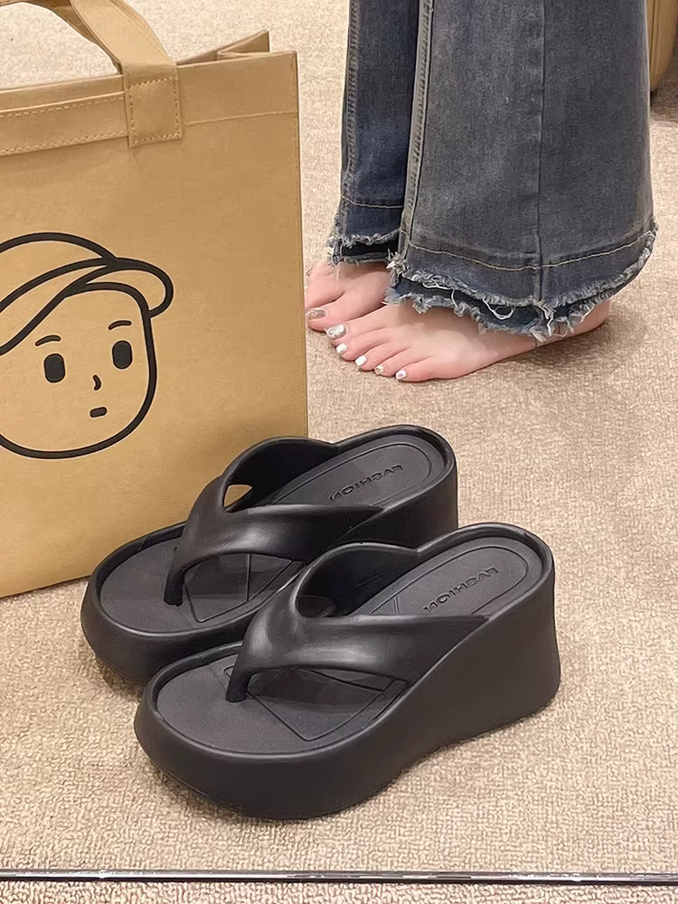 Ultra high thick bottom 8CM slippers, women's flip flops with clip on feet, summer outerwear, anti slip and height increasing