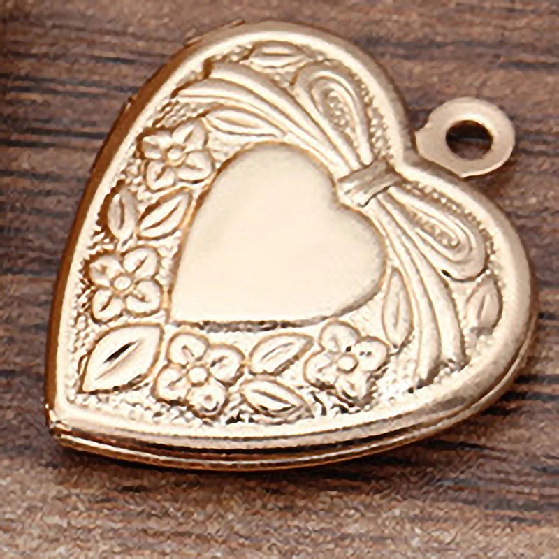20 * 23mm Metal Brass Heart Shaped Photo Locket Charms Pendant  DIY Necklace Making Accessories