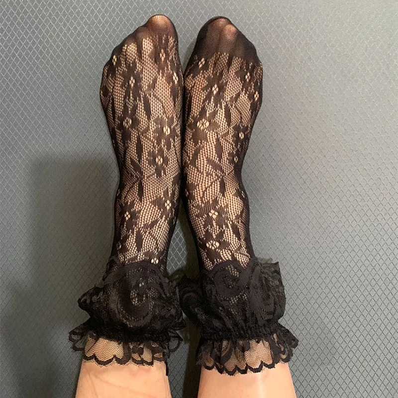 9cm Ruffled Black